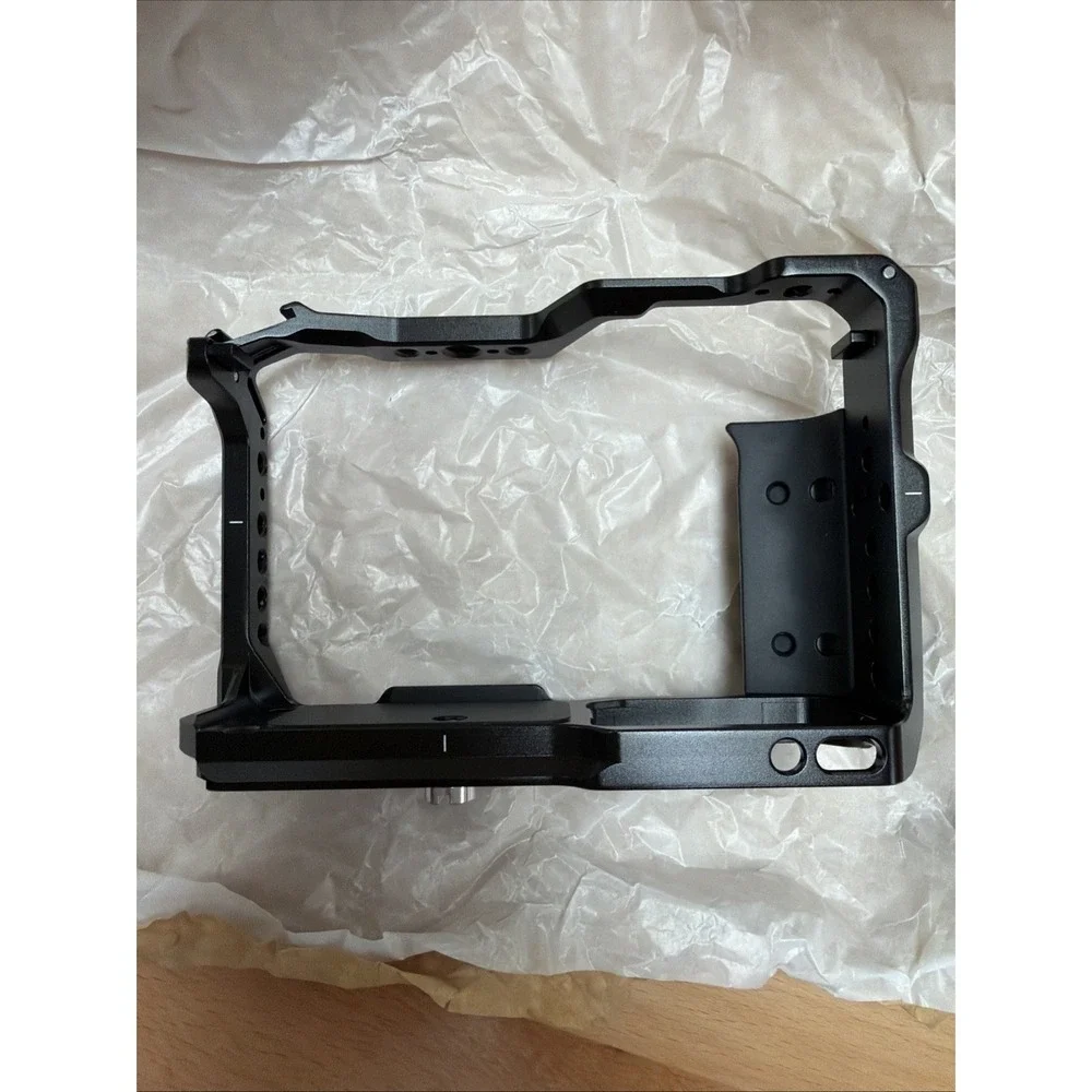 SmallRig 5647 Cage Kit w Top Handle for Nikon‎ ZR30 Camera Open Box